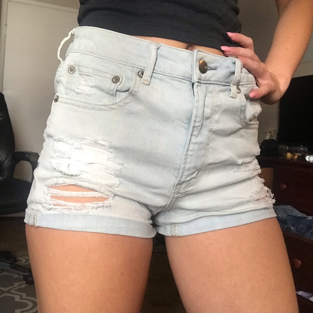 light wash high waisted distressed AEO shorts 🥳